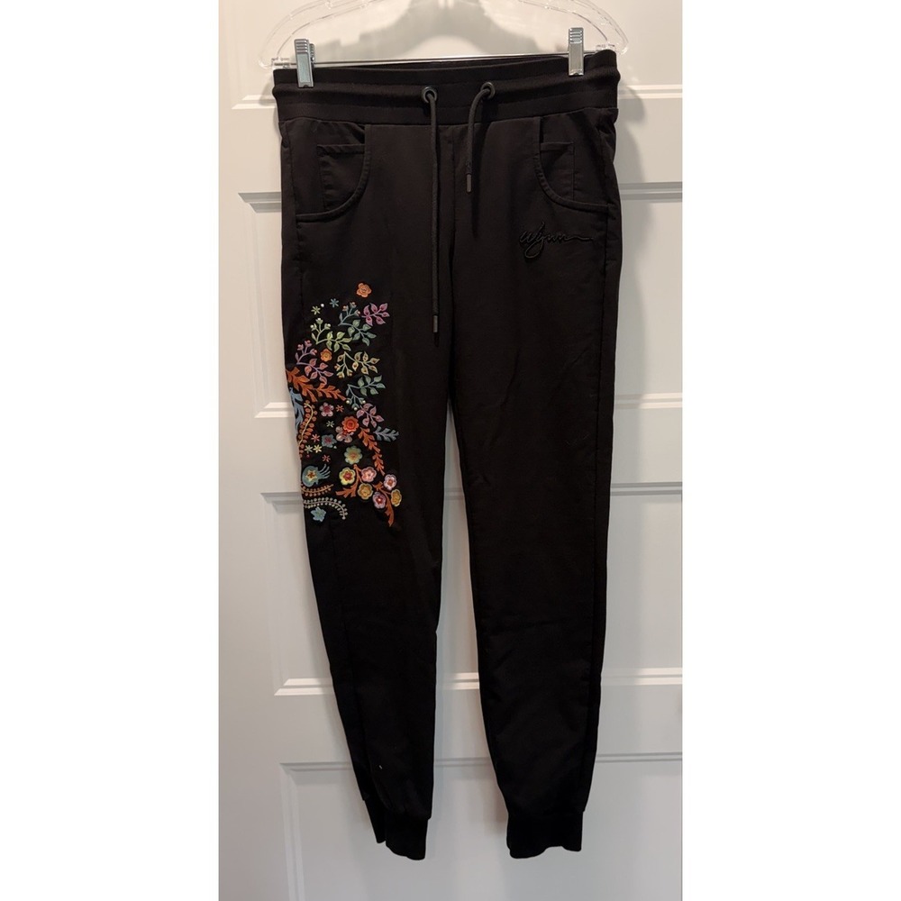 Wynn Resort Black Floral Embroidered Joggers Sweatpants Small Made in Turkey